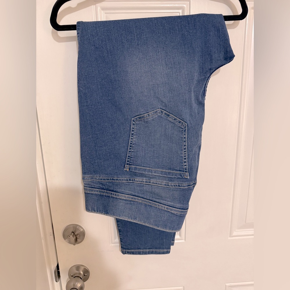 Torrid jeans - Picture 2 of 8